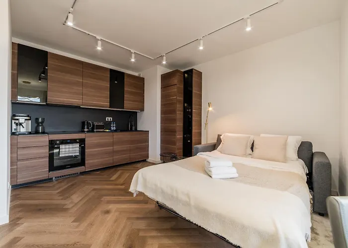 Warta River Glamour By Bookinghost Познань